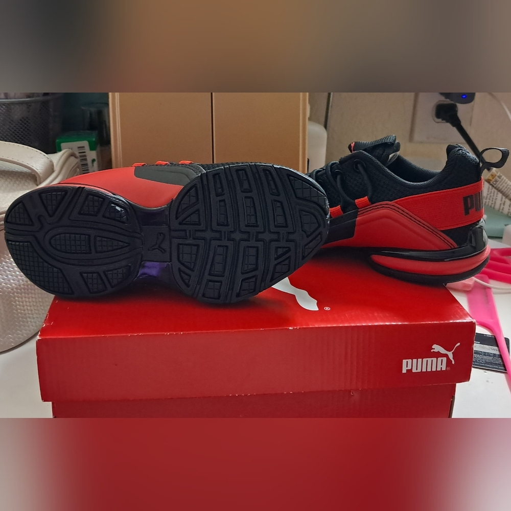 New Puma Kids Black and Red Sneakers - Picture 4 of 5